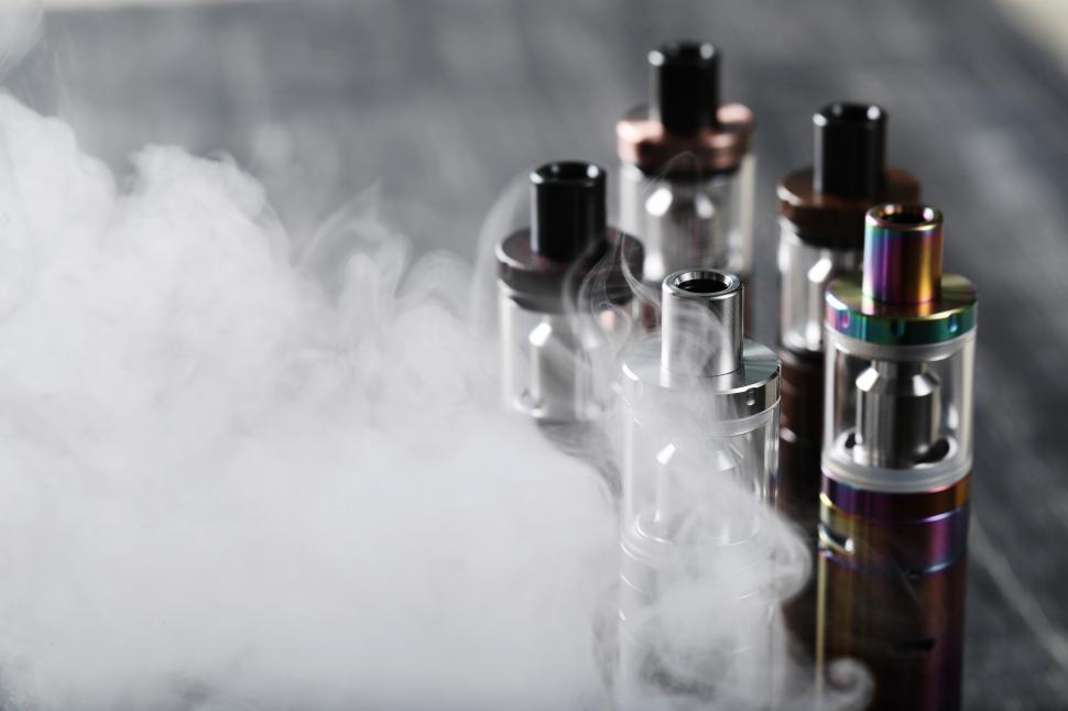 5 حقائق رئيسية: المنتجات الخالية من التدخين وسوق ال Vape العالمي